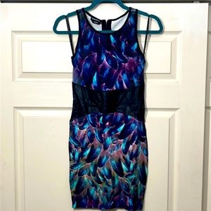 Bebe Feather Print Sleeveless Bodycon Mini Dress. Size-S. NWOT. Never Been Worn.